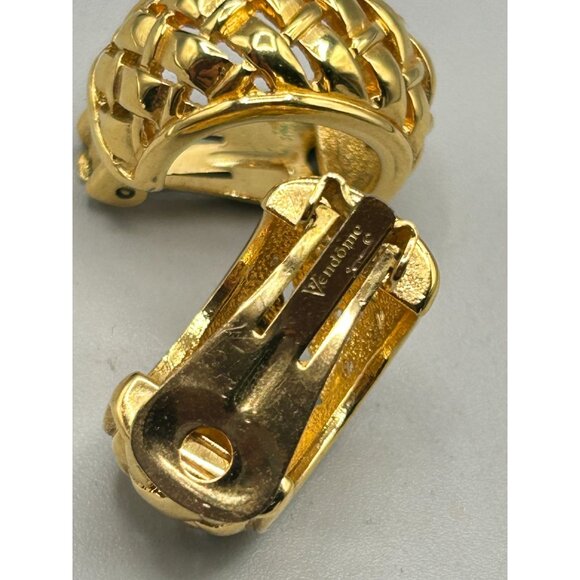 Vintage Vendome Clip On Hoops Earrings Shiny Gold Tone Weave Classic Design - Picture 6 of 7